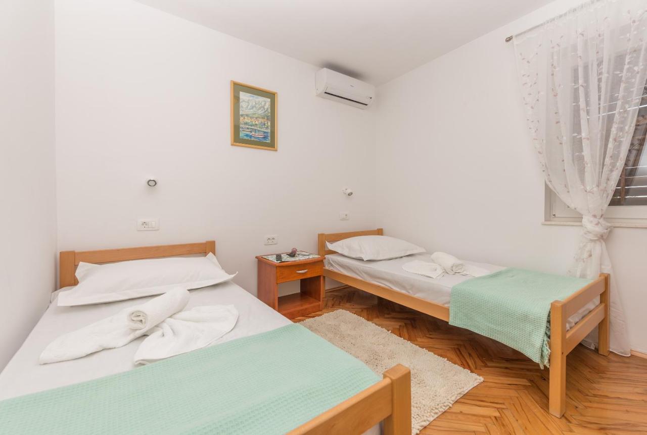 Apartment Strawberry Makarska Exterior foto